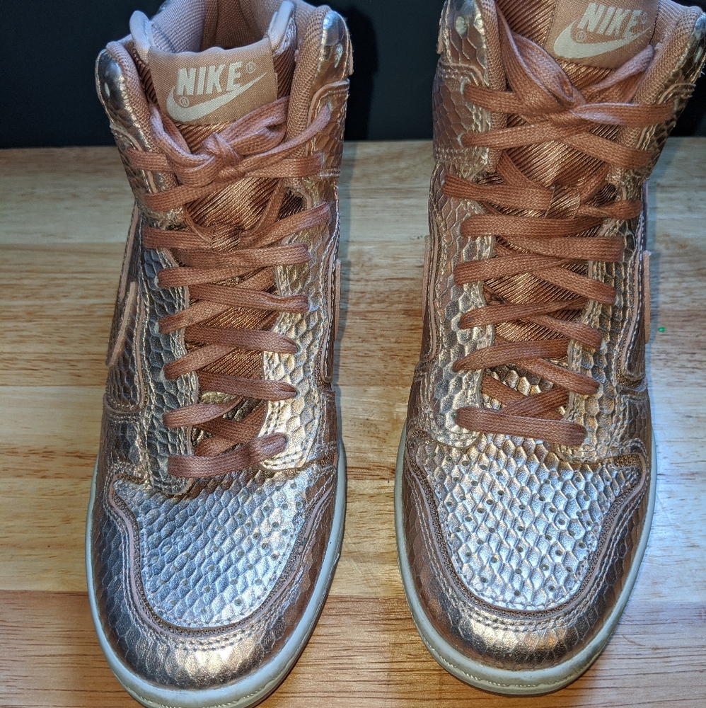 Nike Women's fashion tennis shoes